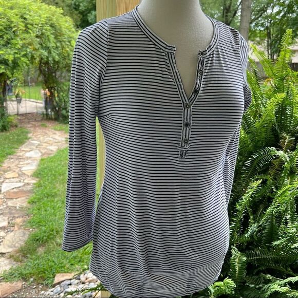 H & M Back & White Long sleeve Striped T-shirt size Small - Picture 1 of 7